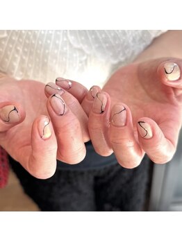 ソワール ユヌ(soir -une-)の写真/＜20時まで営業★ドリンクサービス充実◎＞お仕事帰り、ふかふかリクライニングチェアでゆったりネイル♪