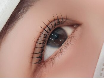 Natural Eyebrow 大井町店【4月1日オープン(予定)】の写真/アットホームなプライベート空間で寛ぎながら理想の目元に♪まつ毛、眉毛のお悩みはプロにお任せ!