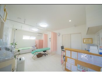 稲里整体院/清潔で明るい院内