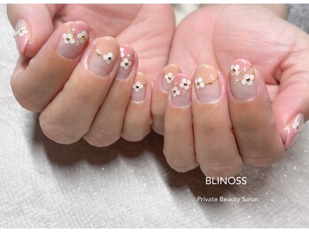 ブリノス(BLINOSS)/フラワー&フレンチネイル