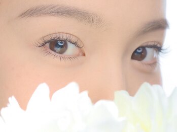 ダイヤモンドアイズ 調布店(DIAMOND EYES)の写真/ビューラーいらず☆デザインラッシュリフトでナチュラルぱっちりＥｙｅに☆美容液で理想的な美まつ毛へ♪