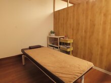 たいはく鍼灸院 中目黒の雰囲気（完全個室で木のぬくもりを感じる落ち着く空間です◎）