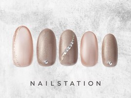 シンプル上品ネイル／パラジェル