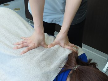 ボディ アンド フェイス サロン 真(Body and Face salon sym)の写真/長年の不調は「身体の歪み」が原因かも?的確な見極め&本格矯正で全身のバランスを整え、美しい姿勢へ!