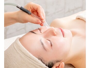 グランド ビューティー ビーズ 緑店(Grand Beauty B's)の写真/徹底毛穴ケアのお悩み解消！シェービングとの相乗効果で、理想の透明感肌を叶えます◎