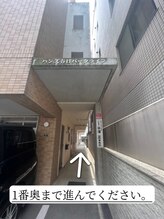 サロンドゥプリエ 春日原店(SALON deux PRIER)/当店の建物入り口の写真です☆