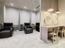 アース コアフュールボーテ 長野上田店(EARTH Coiffure beaute')の雰囲気（ヘアサロン併設ビューティサロンでごゆっくりお過ごしください）