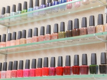 ルシェルアイの写真/神戸元町に20年前からある老舗だからこそ、流行のジェル以外にも基本であるマニキュアメニューが存在します