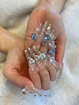 マツキラの写真/《スカルプ派にオススメ★》キラキラ☆ラメグラデデーションネイルで眺めていたくなるオシャレな指先に♪