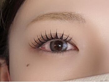 バラーダ バイ ジェニック(Ballada by GENIC)の写真/札幌で人気のヘアサロンからアイラッシュサロンが!お客様の目元に合わせたご提案で理想のまつ毛に◎
