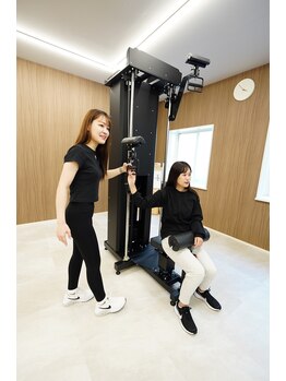 ストレッチトレーニング(STRETCH+TRAINING)/背中・肩まわりのトレーニング