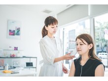 ポーラ ザ ビューティ 下関駅前店(POLA THE BEAUTY)/無料肌診断の様子