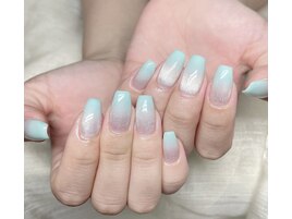 うるうるシンプルネイル