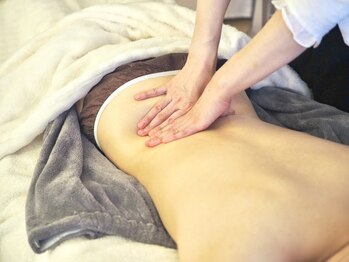 アンソレイエ(ENSOLEILLE)/アロマオイルリンパマッサージ