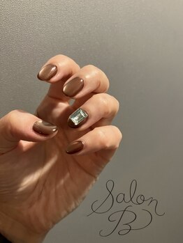 サロンビー(Salon B)の写真/冬にぴったりのカラーやアートを豊富にご用意♪イベント前の特別なネイルは当店で◎バレンタインネイルも★