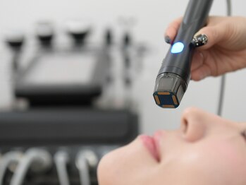 アンパリス(un pas-lis)の写真/押して、温めて！ハリが目覚めるサーマルケア★ダウンタイムなしで受けられる、本格エイジングケア◎