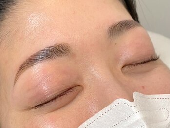 メリア(melia)/ハリウッドブロウリフト