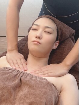 アシークヴィーナス/フェイシャルにはデコルテ