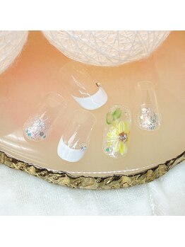 ベリー(berry)/定額¥6500 ひまわりネイル