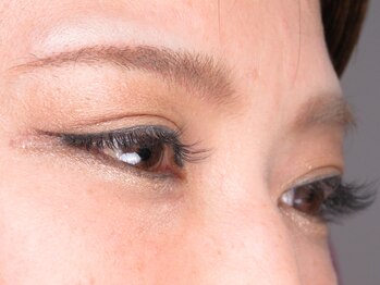 ナチュラルの写真/愛らしいドールのようなカールから自然なカールまで取り揃え★つけ放題メニューで理想のお目元に♪