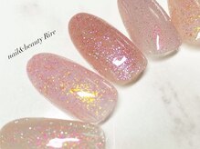 キラキラとしたフラッシュネイル☆