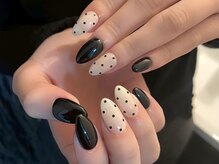 ジュエル(Jewel.)/黒ドットネイル