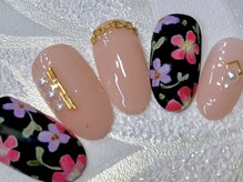 ビービーネイル(BB)/お花とビジューパーツが素敵