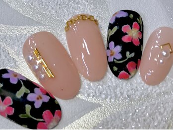 ビービーネイル(BB)/お花とビジューパーツが素敵