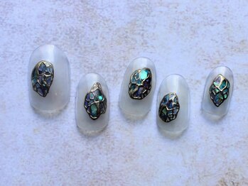 シープラスエー(C+A)/ステンドグラスのような透け感