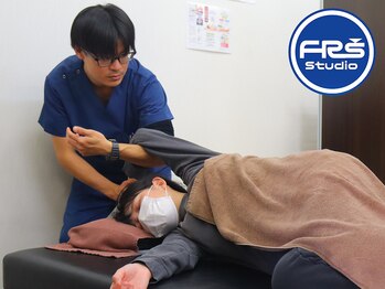 FRSスタジオ 横浜中山店の写真/人気No.1コース☆筋膜リリース×ストレッチ整体で自分では伸ばせない範囲までしっかり伸ばし身体も心も開放