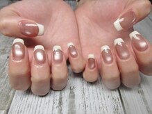 人気のうるうるマグネットをベースにフレンチネイル￥7980♪