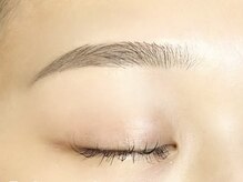 【アイブロウスタイリング】アイブロウワックス＋眉カット＋間引き＋眉メイクレクチャー