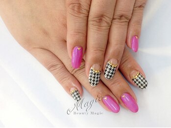ネイルサロン ビューティーマジック 川口店/ビビットピンク＆千鳥格子ネイル