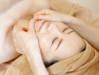 カノン(KANON)の写真/【最高峰のハーブピーリング◇グリーンピール使用】気になるほうれい線・たるみを改善し、若々しい印象に＊