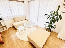 日当たりのいい待合室です。