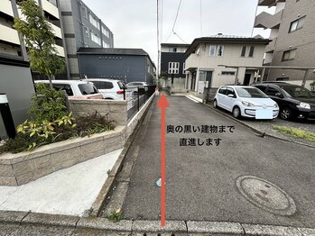ラサンテ(Le Sante)/サロン順路2 小道を左折したら