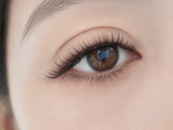 マリブアイラッシュ 太田店(malibu eyelash)の写真/マツエクがすぐ取れる方へ。極上の軽さと柔らかさで劇的フィットする次世代フラットラッシュで高持続！