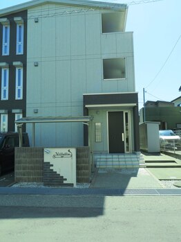 チュムル(chumuru)/サロンはこのアパートの3階です