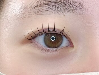 ドットシュシュ バイ シェノン(.chouchou by chainon)の写真/経験豊富なスタッフによる丁寧な接客や施術が好評♪当店人気No.1のラッシュリフトでナチュラルに可愛く☆