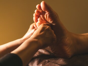 サバイ サバイ(SABAI SABAI)の写真/【足が重い、倦怠感のある方や眠りの浅い方】日頃の疲れを足つぼでスッキリ☆むくみ改善にもおすすめ◎