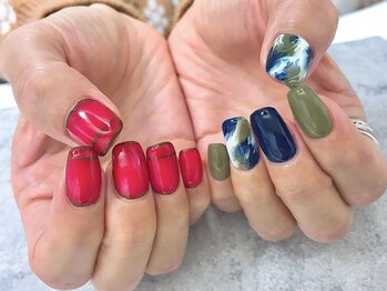 ティーエス ネイル ガーデン(T.S Nail Garden)/ちぐはぐネイル