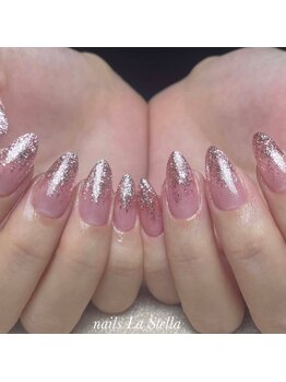 ネイルズ ラ ステラ(nails La Stella)の写真/毎月変えるネイルもStellaで一味違う仕上がりに★初回ワンカラーorラメグラ¥3980/ネイルケア¥2500が嬉しい!