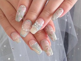 フラワーネイル担当羽鳥