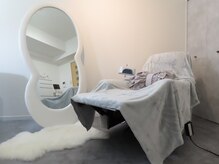 エムヨンネイル(emu4nail)の雰囲気（リクライニングチェアあります。こちらでゆったりフット施術^ ^）