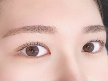 ベリー 静岡鷹匠店(Very)の写真/【話題のハリウッドブロウリフト登場☆】左右差/濃さ/太さ等を調整、お顔に合わせて美眉スタイリング![HBL]