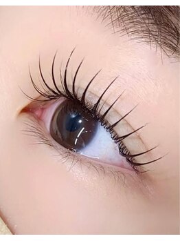 プティットスリール アイラッシュ 名駅店(Petit Sourire Eyelash)の写真/自然に盛れる*1番似合う"可愛い”をご提案♪フラットラッシュ120本¥4980/バインドロック80束¥6800[LED導入]