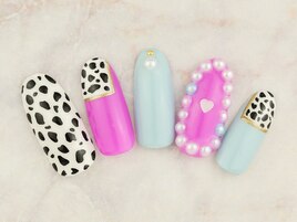 ダルメシアン×パール囲みネイル