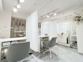 落ち着いた雰囲気の店内