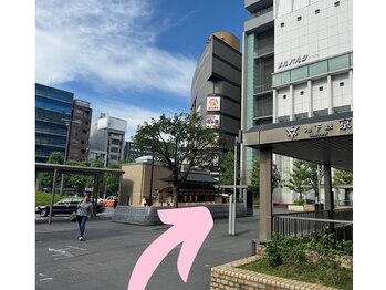 まつげエクステ専門店 ビューティーアイラッシュ 京都駅中央口店/ダイコクドラッグさんが見えます