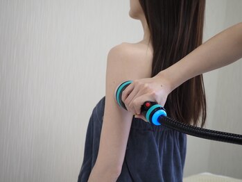 小顔・痩身専門店Lift(リフト)練馬の写真/丸顔・フェイスライン・お顔の気になる余白に終止符!韓国で大バズり小顔施術【マイクロウェーブリフト】